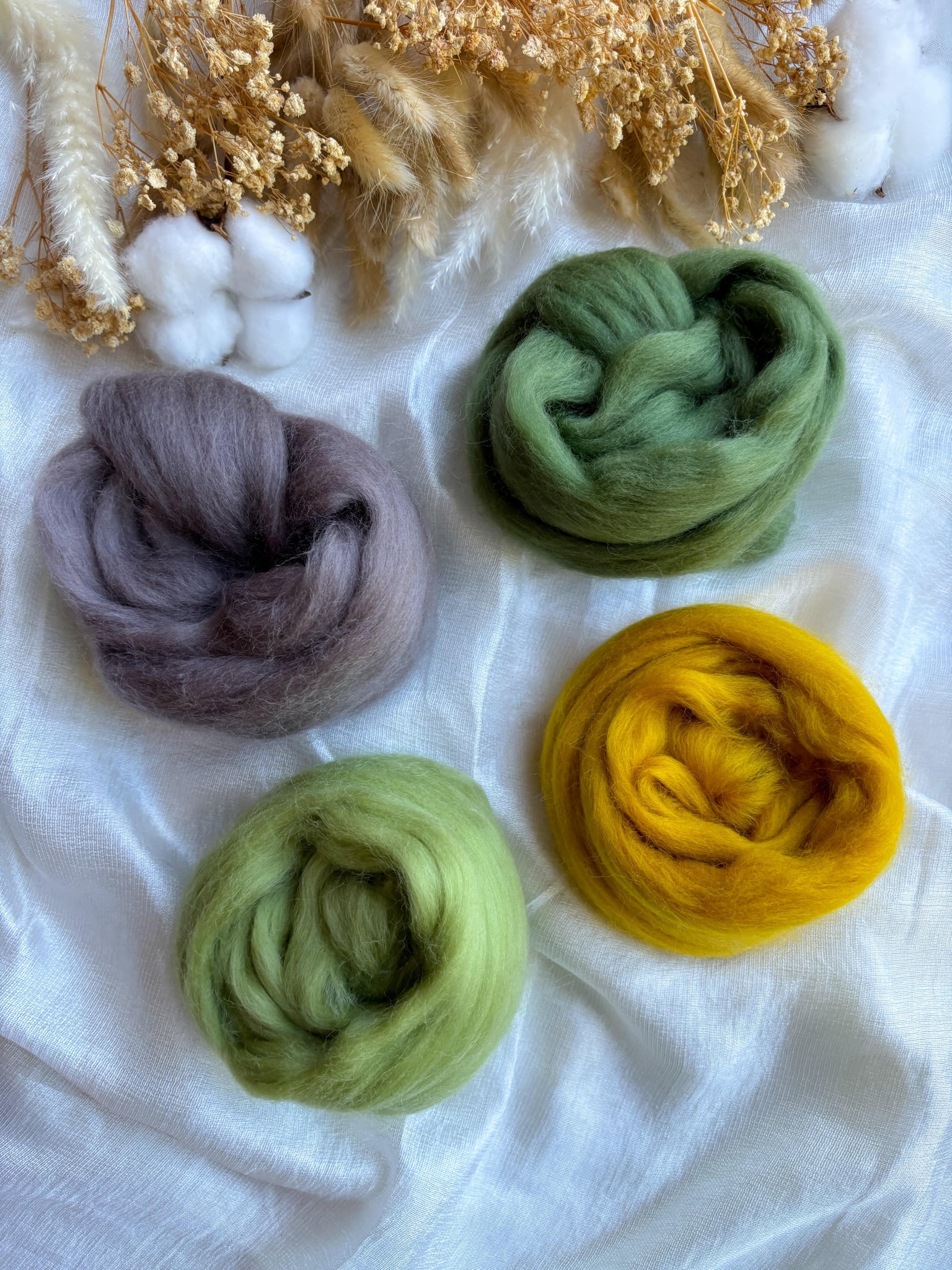 Wool Roving Bundle 1 – Cotton Clouds Inc.