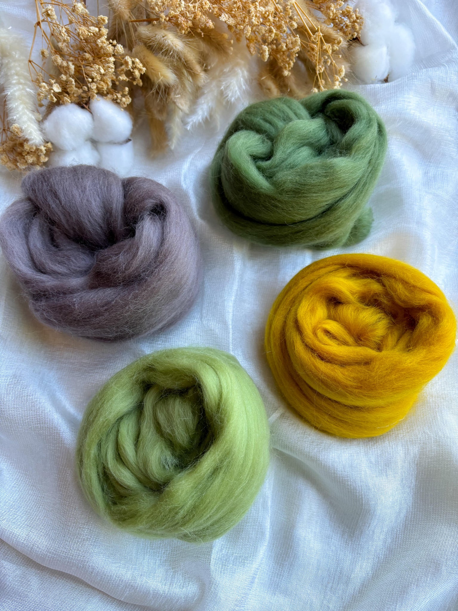 Wool Roving Bundle 1 – Cotton Clouds Inc.