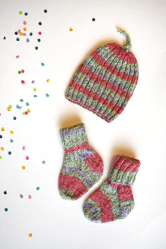Itty Bitty Hat and Socks (Knit)